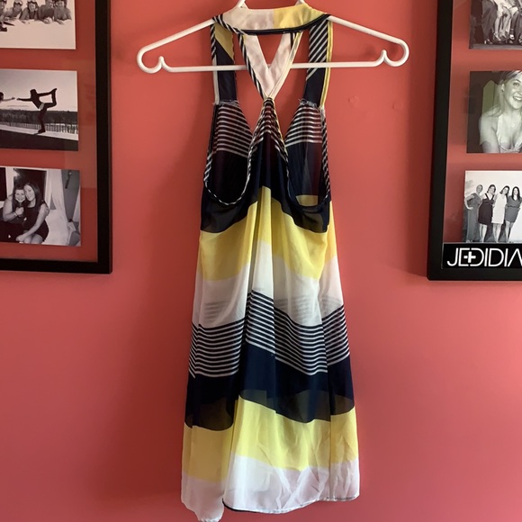 Blue white and yellow tank - Picture 2 of 3